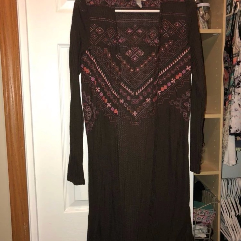 ON HOLD Embroidered long sweater